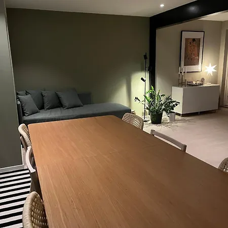 Beautiful House - Walking Distance Of Everything *